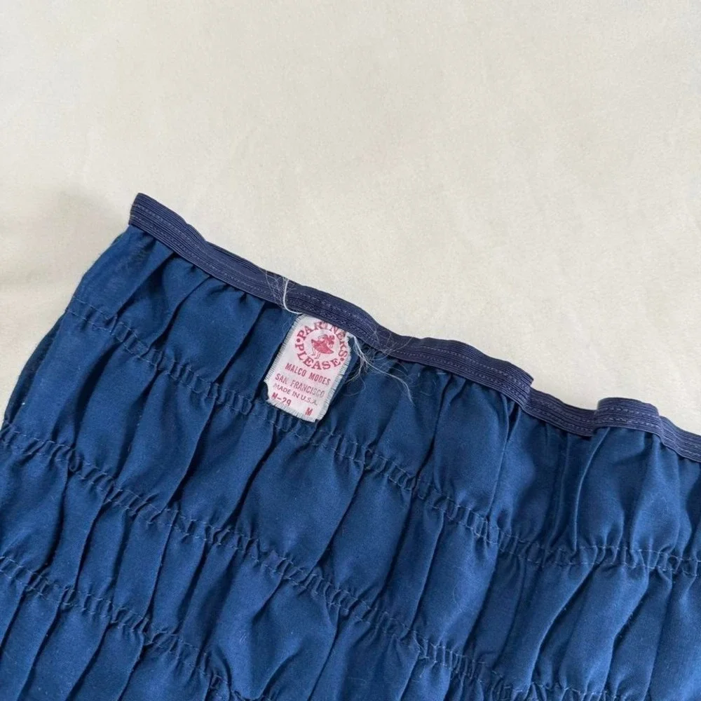 Blue ruffle bloomer shorts‎  60s navy ruffle shorts size medium